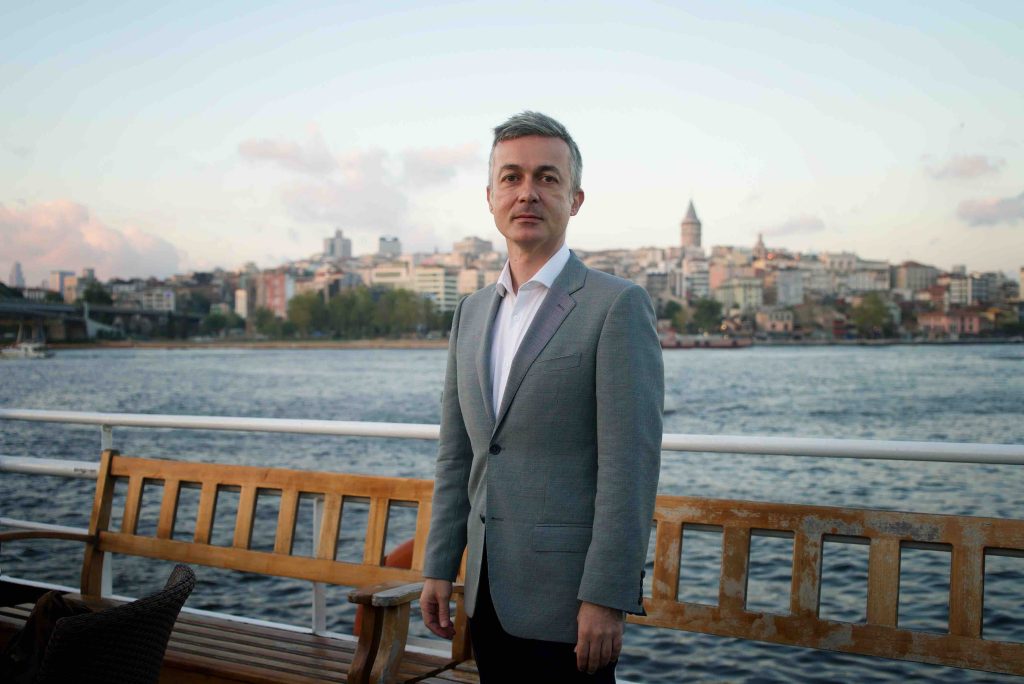Sedat Bornovalı Hakkında